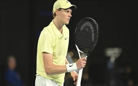 سينر يتحدى دي مينو في نصف نهائي مثير لدورة بكين للتنس