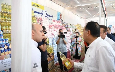 رئيس الوزراء في جولة تفقدية مثيرة بسوق اليوم الواحد للسلع الغذائية في أشمون