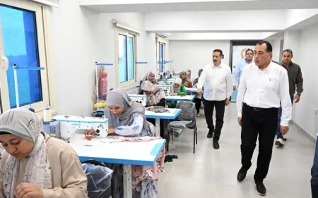 صور مميزة لرئيس الوزراء خلال تفقده لمركز تنمية وصحة الأسرة في سبك الأحد بأشمون