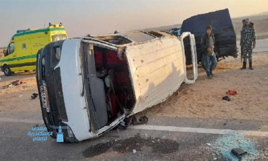 إصابة 6 أشخاص في حادث انقلاب ميكروباص على الطريق الأوسطى