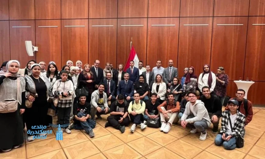 بالصور السفارة المصرية في برلين تحتفل بأوائل الثانوية العامة