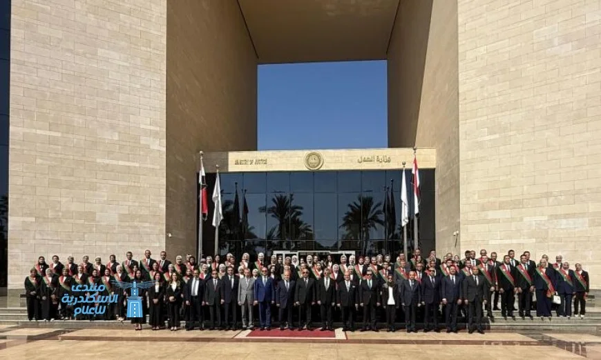 وزير العدل ورئيس النيابة الإدارية يحضران مراسم أداء اليمين لمعاوني النيابة الجديدة