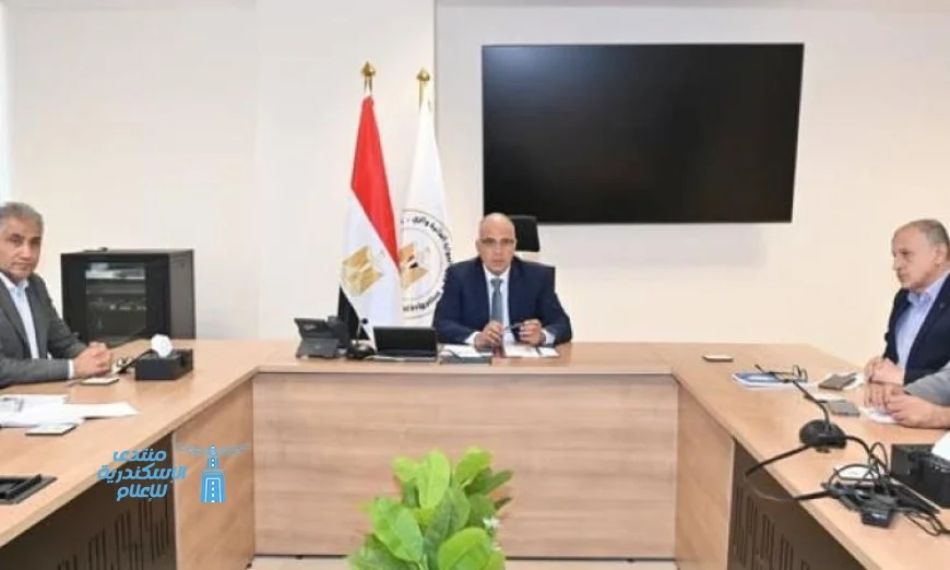 وزير الري يراقب الإجراءات السريعة لمواجهة حالات الطوارئ في محطات الرفع
