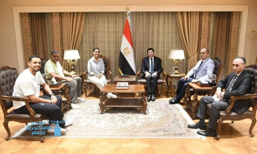 وزير الشباب والرياضة يجتمع مع رئيس اتحاد الإسكواش والبطل مصطفى عسل في لقاء مميز