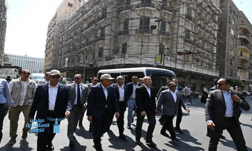 رئيس الوزراء يزور مواقع تطوير الصورة البصرية في القاهرة الخديوية