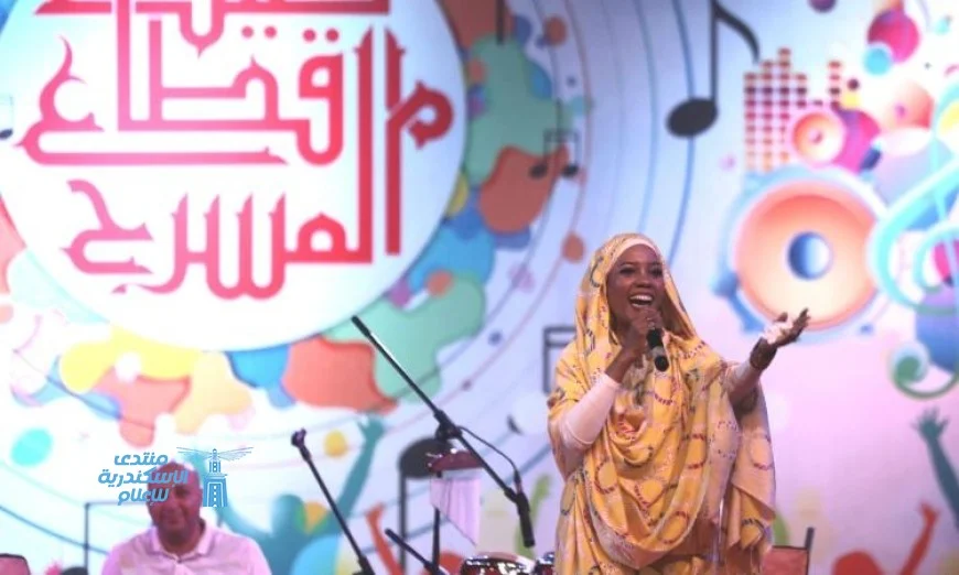 رباب ناجي تتألق بأداء ساحر لأغانى الفلكلور المصري في ساحة الهناجر