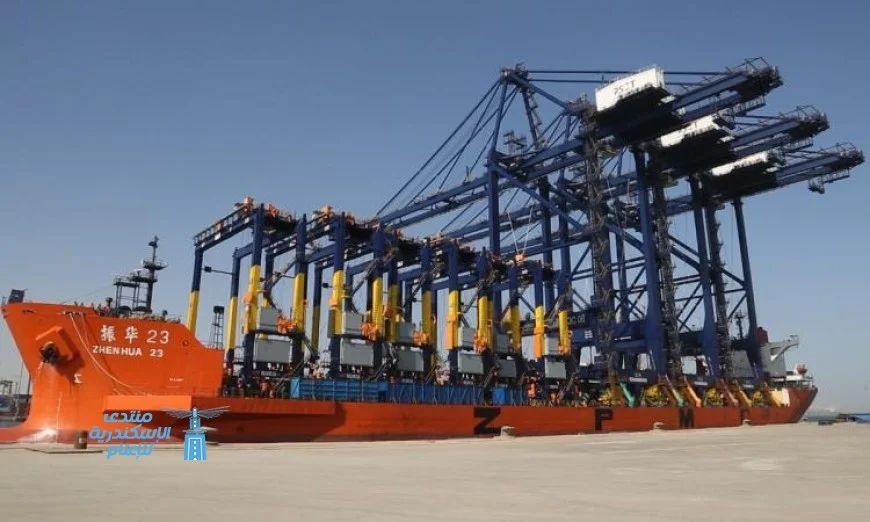 وزير النقل يعلن وصول السفينة المتخصصة ZHEN HUA 23 إلى رصيف محطة هاتشيسون