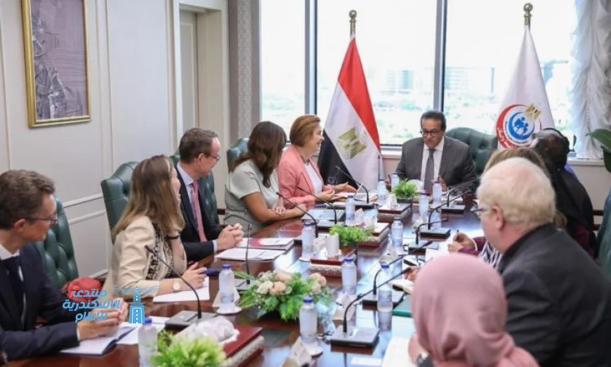 وزير الصحة يناقش تعزيز التعاون مع وفد الوكالة الفرنسية للتنمية