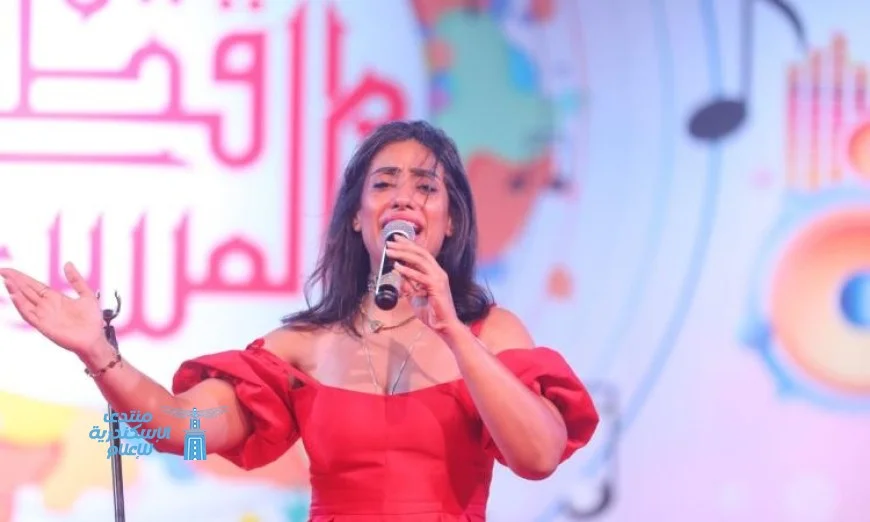أميرة رضا تتألق بأداء أغاني عمالقة الطرب في ساحة الهناجر