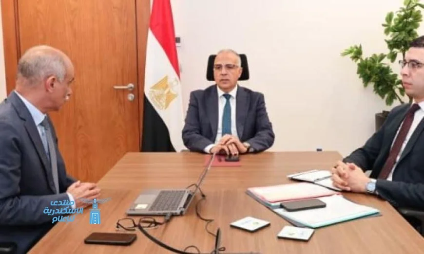 وزير الري يستعرض تحديثات وتطويرات المنظومة الفنية والتشغيلية للسد العالي