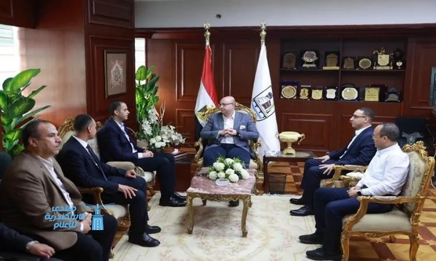 محافظ بني سويف ونائب وزير الصحة يناقشان خطوات تطوير المنظومة الصحية