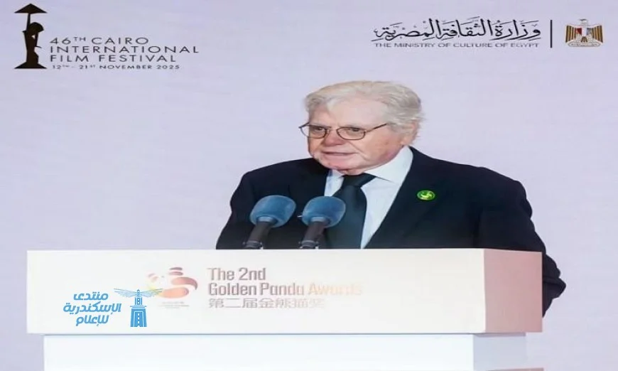 حسين فهمي يتألق في استقبال مدوٍ بمهرجان الباندا الذهبية في الصين