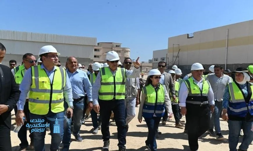 شيمي يتفقد مشروع المجمع الصناعي لشركة مصر للغزل والنسيج ويكشف عن التطورات الجديدة