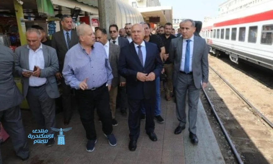 وزير النقل يتفقد محطة مصر للسكك الحديدية في الإسكندرية ضمن جولة ميدانية