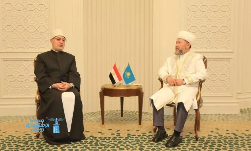 نظير عياد يعزز التعاون مع مفتي كازاخستان في الفتوى والتأهيل العلمي