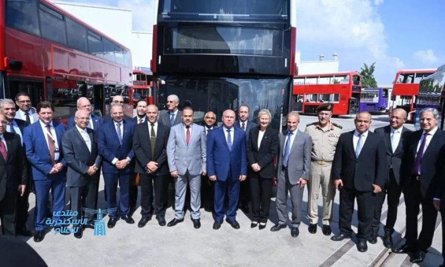 بالصور: وزير النقل يفتتح مصنع إنتاج الأتوبيسات الكهربائية في الشرقية