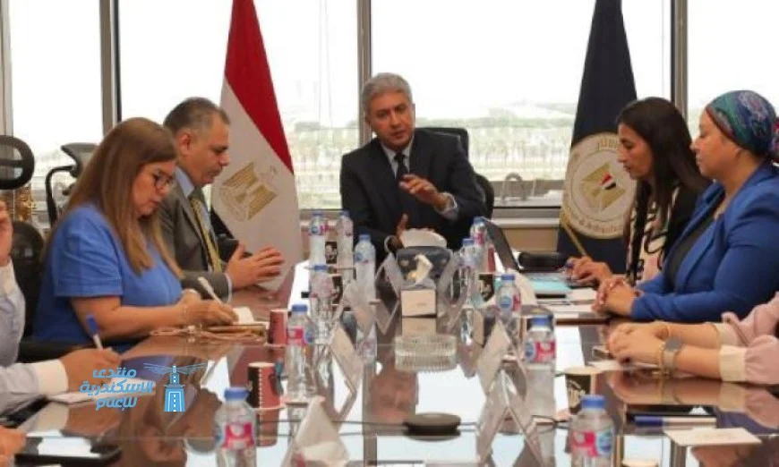 وزير السياحة يجتمع مع مؤثري التواصل الاجتماعي لقيادة حملة إحنا مصر