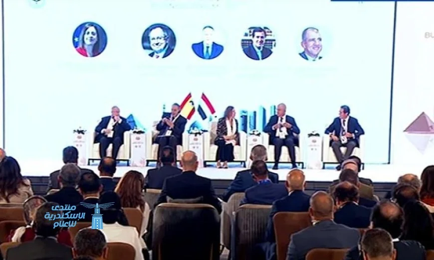 ملك إسبانيا ورئيس الوزراء يشاركان في انطلاق الحلقة النقاشية الأولى بمنتدى رجال الأعمال
