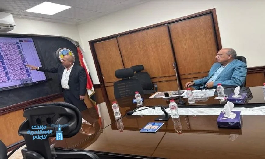 عصمت يُعاين غرفة عمليات المراقبة ومتابعة الأداء في شركة القناة لتوزيع الكهرباء