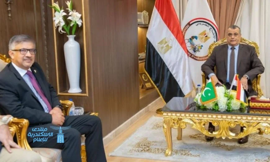 تعزيز التعاون بين وزير الدولة للإنتاج الحربي وسفير باكستان في القاهرة