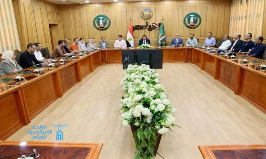 محافظ المنوفية يستعرض تقدم مشروعات حياة كريمة في أشمون والشهداء
