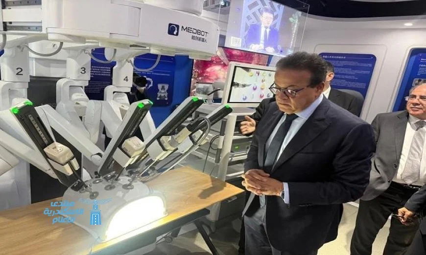 وزير الصحة يجتمع مع مسئولي ميدبوت لتعزيز التعاون في مجال الجراحة الروبوتية