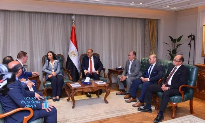 اجتماع حاسم بين وزيري العمل والتضامن لبحث مطالب عمال شركة نايل لينين جروب الشرعية