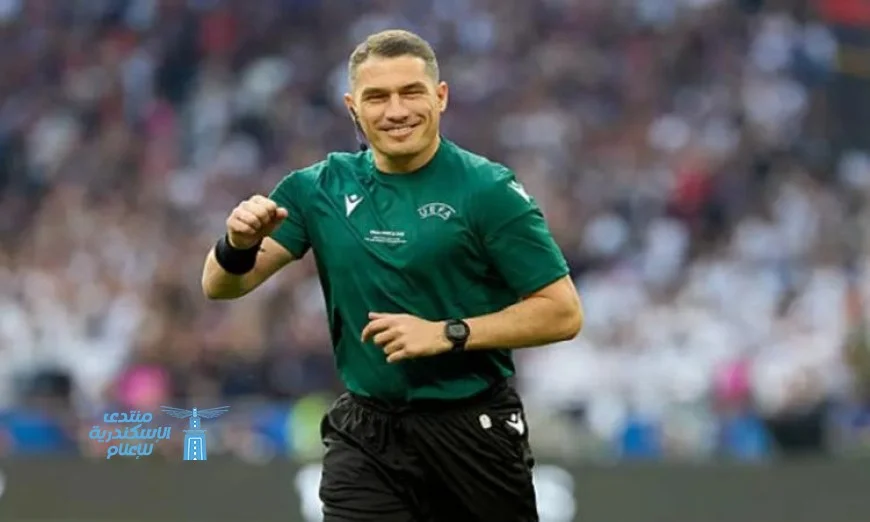 طاقم تحكيم روماني يقود مباراة مثيرة بين بيراميدز والأهلي
