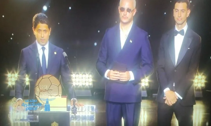 باريس سان جيرمان يحصد جائزة أفضل نادي في العالم في حفل الكرة الذهبية