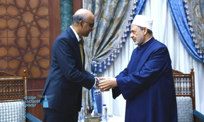 شيخ الأزهر ورئيس سنغافورة يتعهدان بمواصلة الجهود لوقف الهجمات على غزة