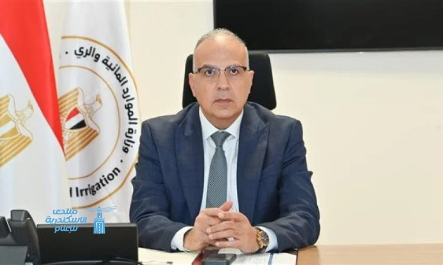 وزير الري يراجع تقدم مشروعات الخطة الاستثمارية في تطوير المنشآت المائية