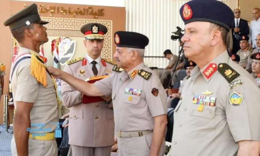 بالفيديو وزير الدفاع يحتفل بتخريج الدفعة 168 من الضباط الاحتياط
