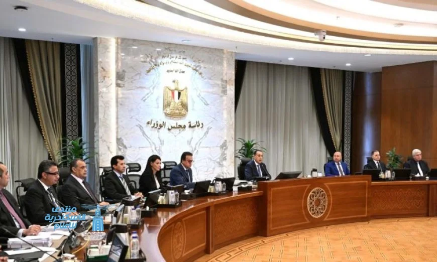 تكريم الشهداء والمصابين من الضباط في العمليات الحربية بضمهم إلى صندوق الشهداء