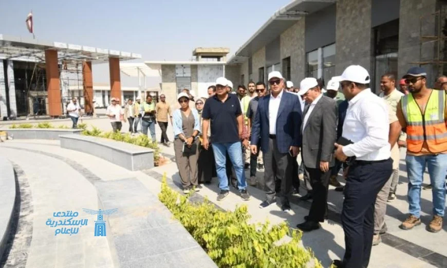 وزير الإسكان يجتمع مع الشركات المنفذة في مشروع حدائق تلال الفسطاط