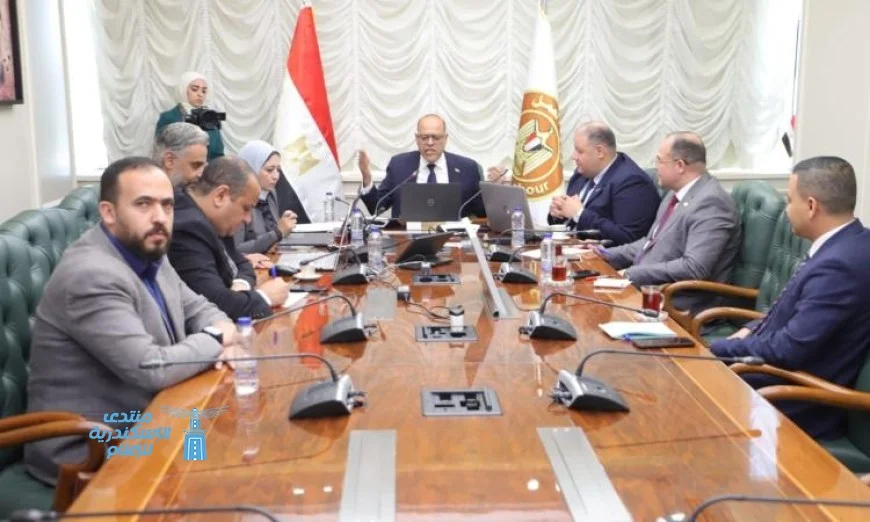 وزير العمل يسلم 700 عقد عمل لذوي الهمم في 26 محافظة حول المملكة