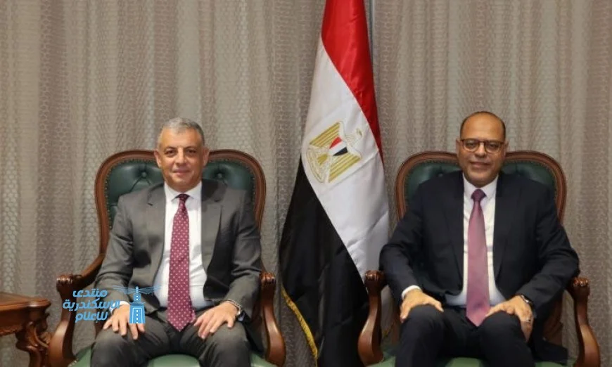 وزير العمل ومحافظ الإسماعيلية يناقشان تعزيز التعاون في الملفات المشتركة