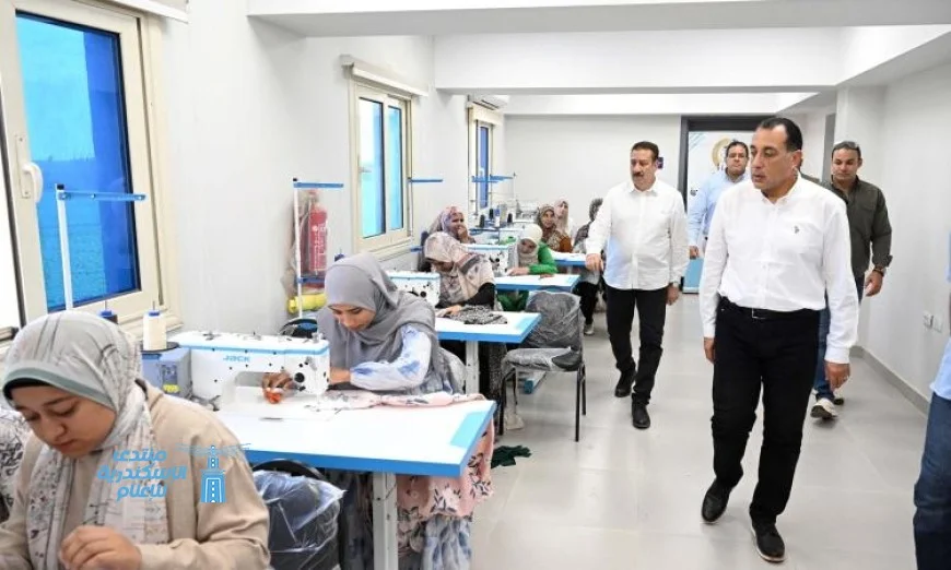 صور مميزة لرئيس الوزراء خلال تفقده لمركز تنمية وصحة الأسرة في سبك الأحد بأشمون