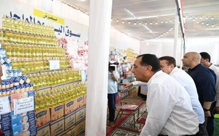 رئيس الوزراء يزور سوق أشمون للسلع الغذائية لتنشيط التجارة وتعزيز الاقتصاد المحلي