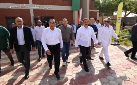 رئيس الوزراء يزور المركز التكنولوجي لمجمع خدمات المواطنين بقرية شمّا لتعزيز الخدمات