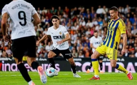 ريال أوفييدو يحقق فوزًا مثيرًا على فالنسيا في الليجا الإسبانية