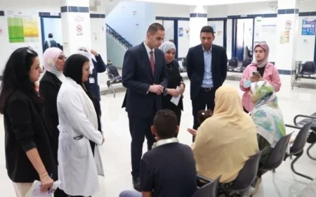 نائب وزير الصحة يزور مركز صحة الأسرة في غرب الجامعات لتقييم الخدمات