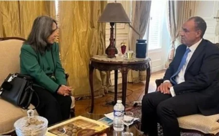 وزير الخارجية يعقد لقاءً مهماً مع مندوبة كوبا الدائمة في اليونسكو