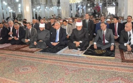محافظ الغربية ووزير الأوقاف والمفتي ورئيس الإعلام يؤدون صلاة الجمعة في اجتماع رفيع المستوى