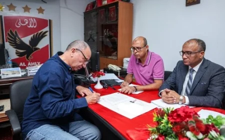 محمود الخطيب وفريقه يقدمان أوراق ترشحهم لانتخابات الأهلي المثيرة