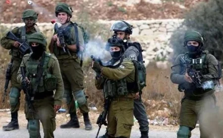 إصابة شابين فلسطينيين برصاص الاحتلال والمستوطنين في الضفة الغربية تصاعد التوتر