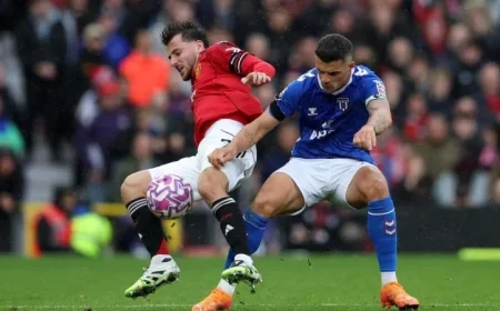 مانشستر يونايتد يكتسح سندرلاند بثنائية ماونت وسيسكو في انتصار مريح