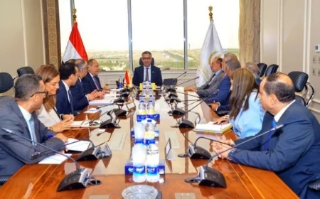 وزير التموين يجتمع مع الرئيس التنفيذي للقطاع المؤسسي بشركة إي أند مصر لتعزيز التعاون الاقتصادي