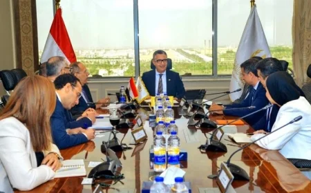 تعزز التعاون بين فاروق والرئيس التنفيذي لـ أورانج مصر في اجتماع مشترك