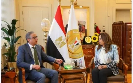 وزير التنمية المحلية يناقش مع محافظ الفيوم سبل تعزيز وتطوير المحميات الطبيعية