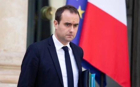 استقالة مفاجئة لرئيس الوزراء الفرنسي الجديد بعد ساعات من تشكيل الحكومة